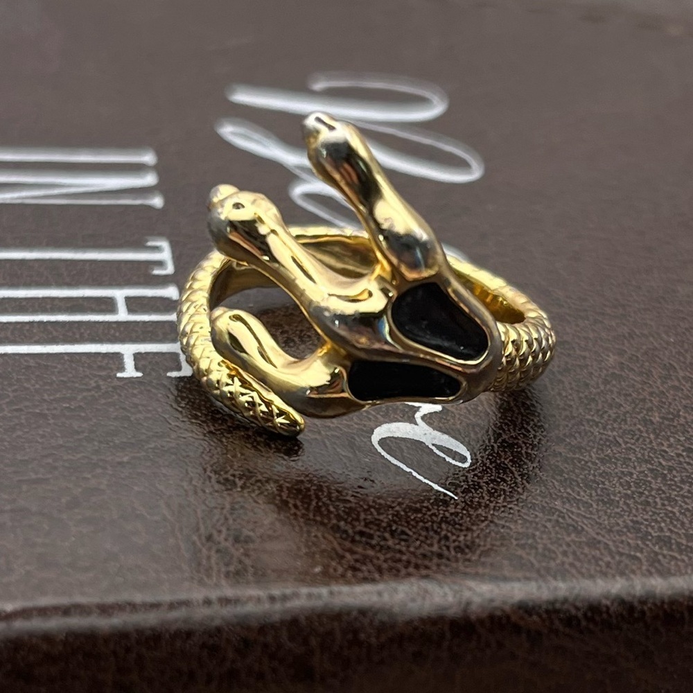 Vintage Gold Skeleton Hand Wrap Ring Gothic Halloween Punk Statement Size 7.5 - Picture 5 of 6